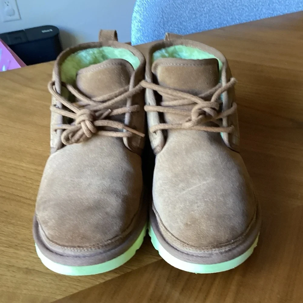 ‼️BF SALE‼️UGG Neumal Chestnut Brown Boots with  Lime Green Bottoms - Picture 2 of 10